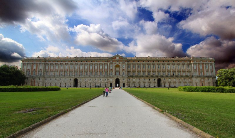 #fiduciacaserta. Al Palazzo Reale di Caserta la lancetta dei visitatori punta 74.799 per settembre