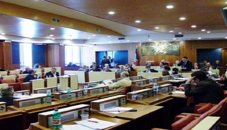 Caserta: Consiglio comunale. Solo alle 9 arriva parere dei Revisori dei Conti. Seduta consiliare rinviata
