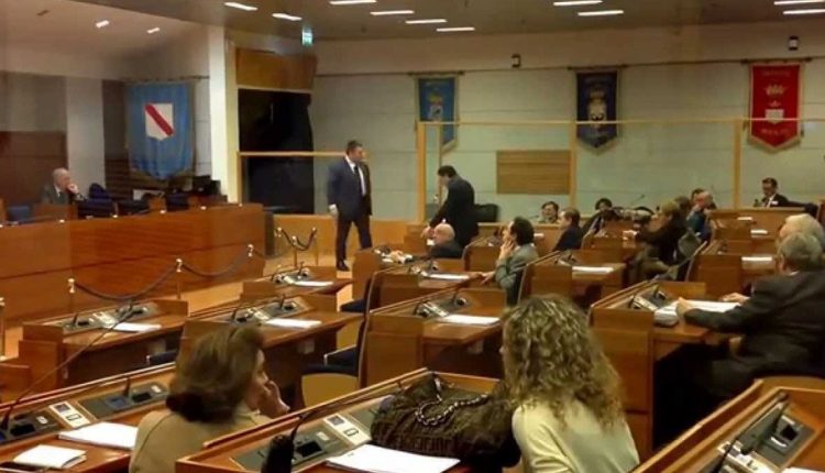 Napoli. Il Consiglio Regionale approva ODG su regionalismo differenziato