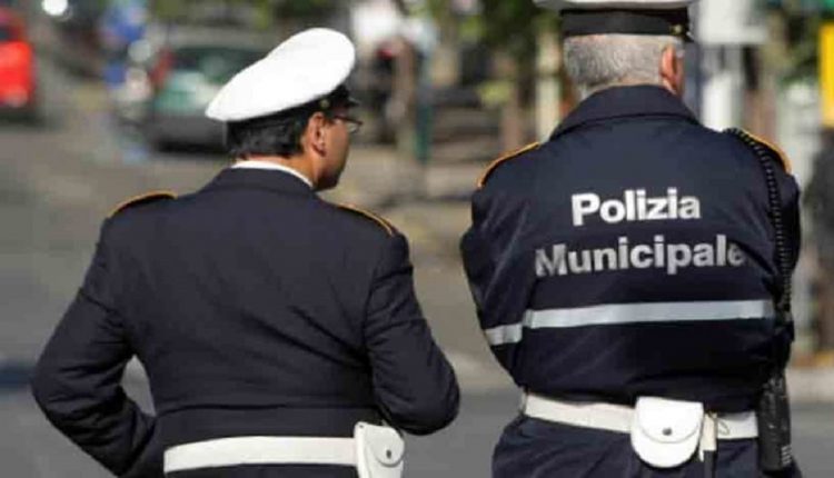 Vigili Urbani di Mondragone sottoposti a turni di servizio massacranti - Belvedere News - Alessandro Fedele