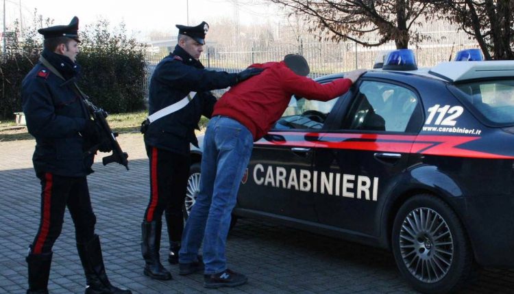 Teano. Estorcono 60mila euro a minore con finta cessione di hashish: "Se non ci paghi lo diciamo ai tuoi genitori""