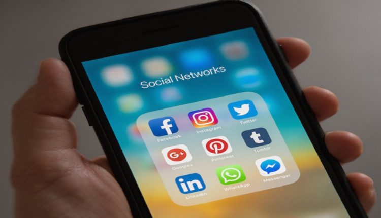 LICENZIATO PER UN POST SU FACEBOOK | Il Giudice condanna l'azienda