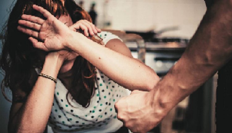AVERSA. Il raid dei Carabinieri contro lo stalking e i maltrattamenti in famiglia, arrestati due giovani