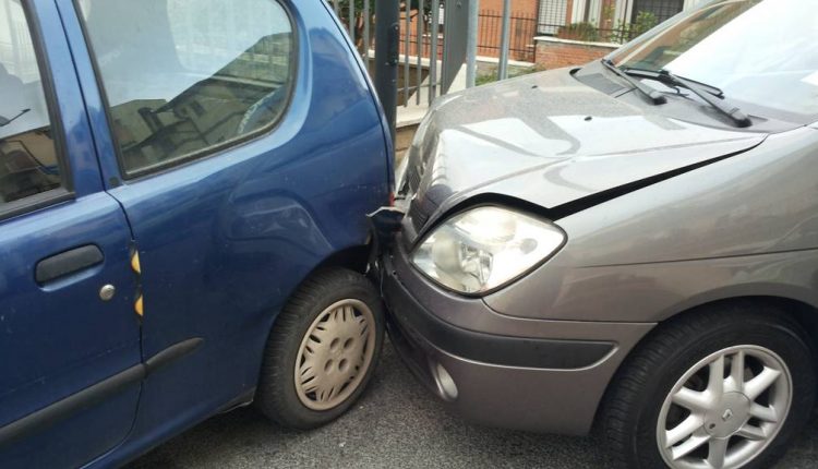 AVERSA. Accusata di omissione di soccorso la 47enne che lo scorso mese tamponò un'auto in viale Libertà