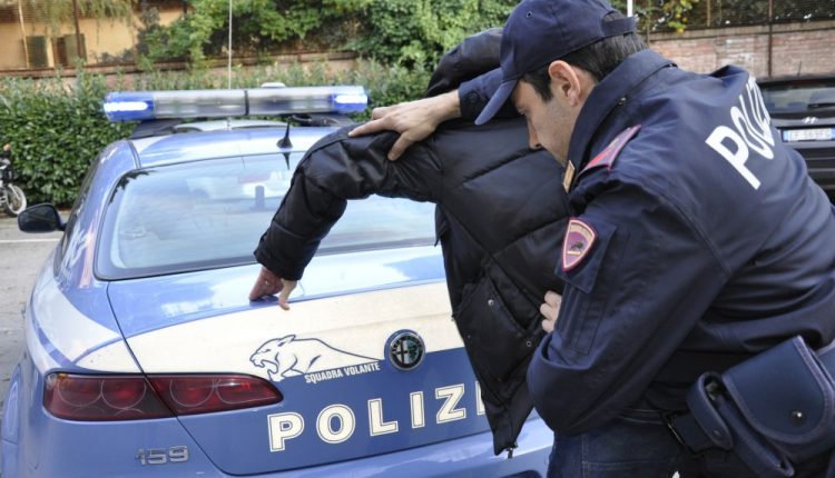 Minaccia di morte la ex e i suoi familiari, arrestato 23enne nel Casertano