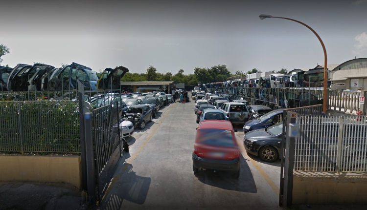 Casagiove. Sequestrato centro autodemolizione in via Recalone