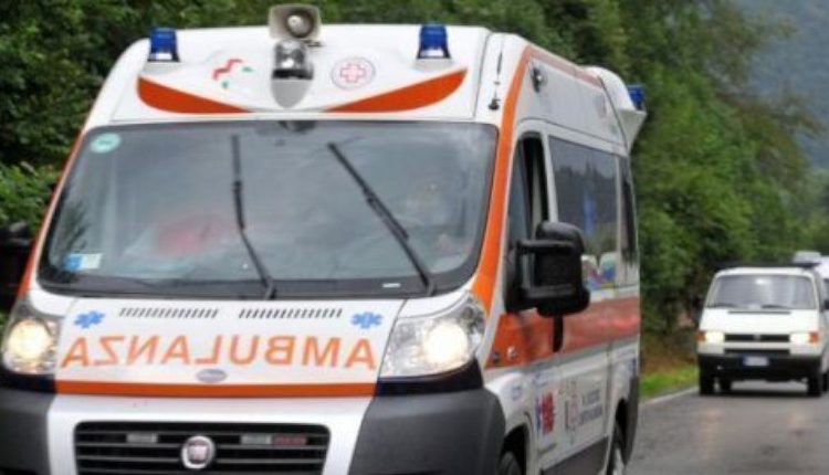 Caserta. Uomo si accascia al suolo e muore mentre mangia un panino