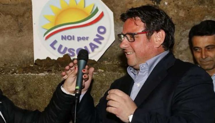Indagati sindaco ed ex assessore di Lusciano