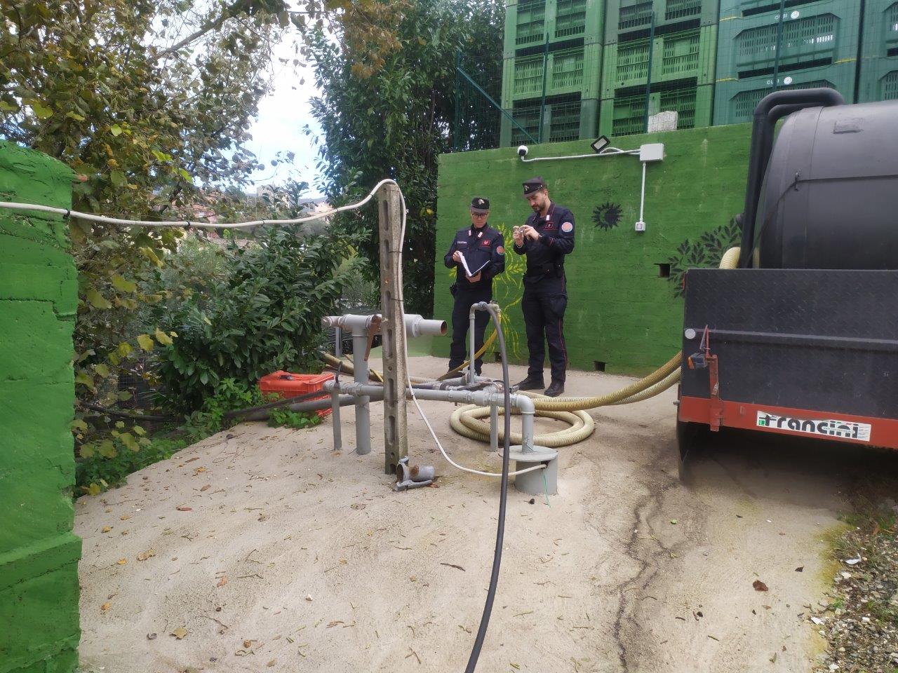 SESSA AURUNCA (CE) I CARABINIERI FORESTALI SCOPRONO IN UN FRANTOIO OLEARIO UN ILLECITO SESSA AURUNCA (CE) I CARABINIERI FORESTALI SCOPRONO IN UN FRANTOIO OLEARIO UN ILLECITO